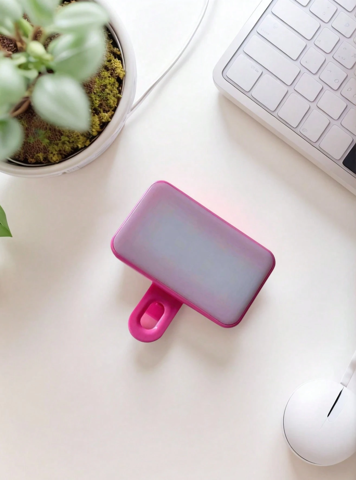 Clip-On Selfie Light for Phone – Rechargeable LED Light for TikTok, Video Calls & Content Creation